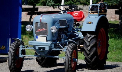 Balade de vieux tracteurs Neuville