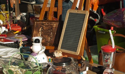 Brocante à Neuville