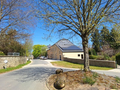 Les dimanches curieux : " Promenez-vous dans le village de Guirsch, classé du 18ème siècle, avec ses rues et maisons remarquables, son château, sa chapelle et son église"